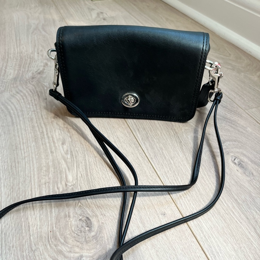 Small coach leather bag with handle - black.  Like new!